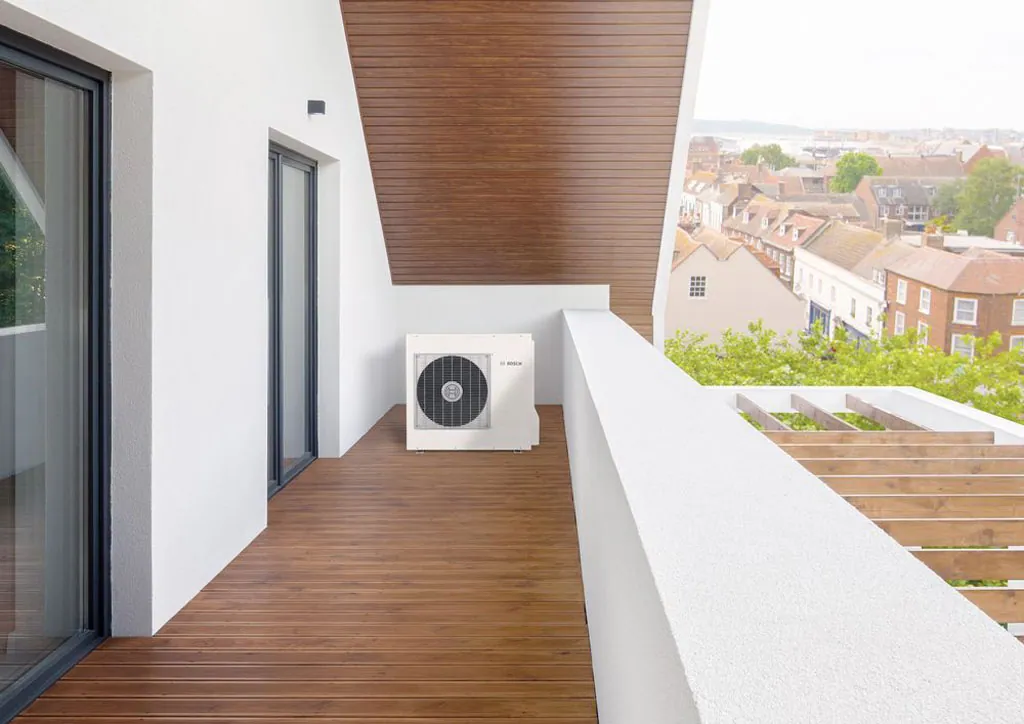Wärmepumpen - Compress Hybrid 3400i AW ODU balcony · Siegemund & Söhne GmbH